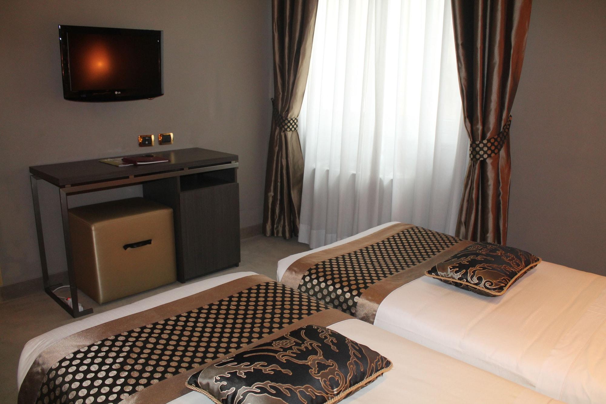 Hotel Mozart Милан Экстерьер фото