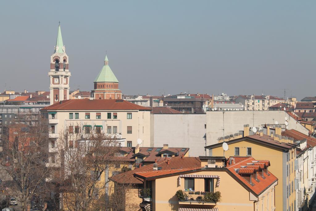 Hotel Mozart Милан Экстерьер фото