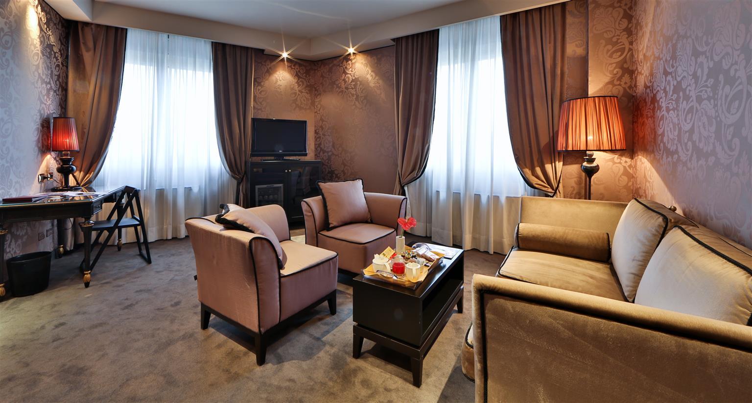 Hotel Mozart Милан Экстерьер фото