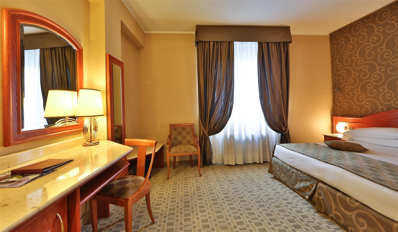 Hotel Mozart Милан Экстерьер фото