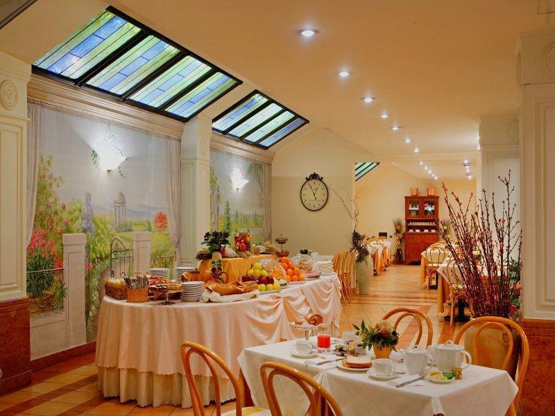 Hotel Mozart Милан Ресторан фото